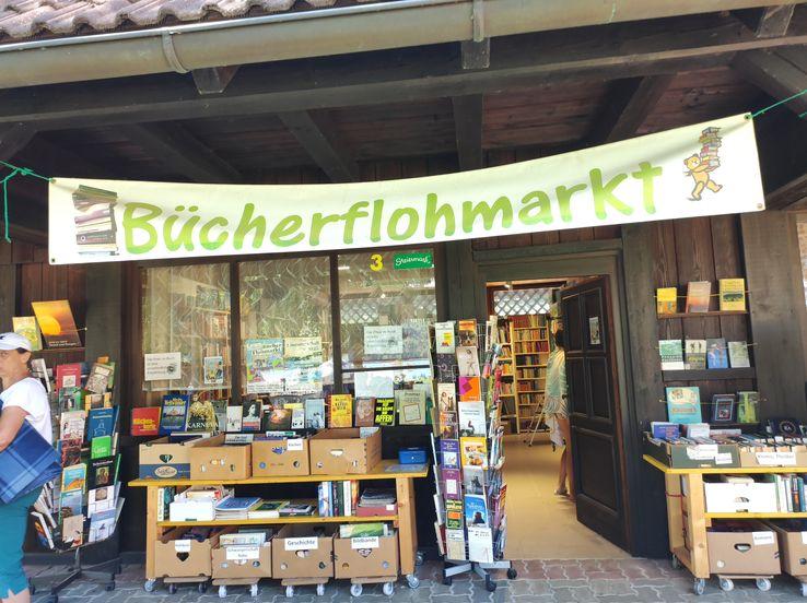 Bücherflohmarkt